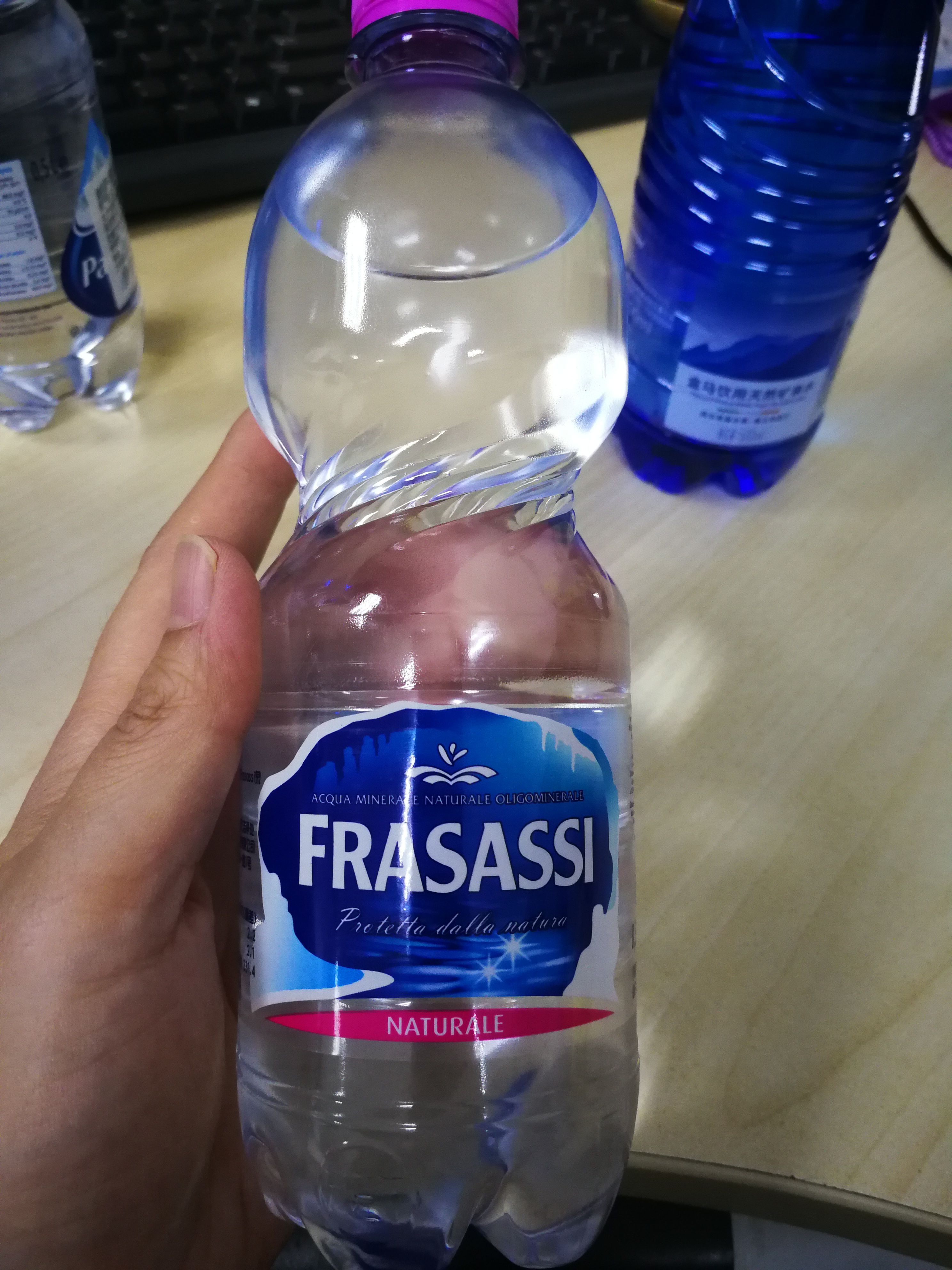 42种矿泉水测评之一 你知道的牌子几乎都在