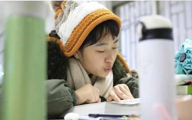 都说大学期末考并不难，为什么还有不少学生挂科？过来人一语道破