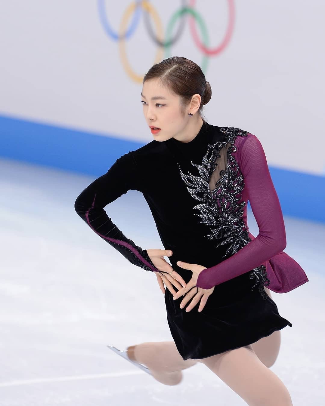 金妍儿退役后怎么没做教练(花滑女王金妍儿:生涯从未下过领奖台,落幕
