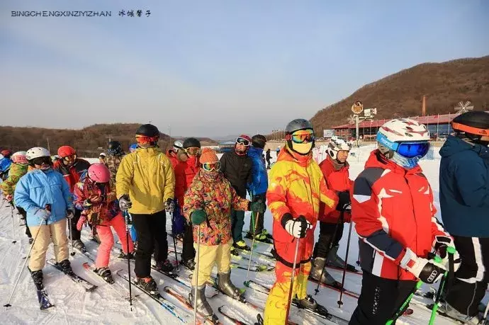 单板滑雪u型场地图(哈尔滨帽儿山高山滑雪场，滑雪发烧友驰骋的乐园)