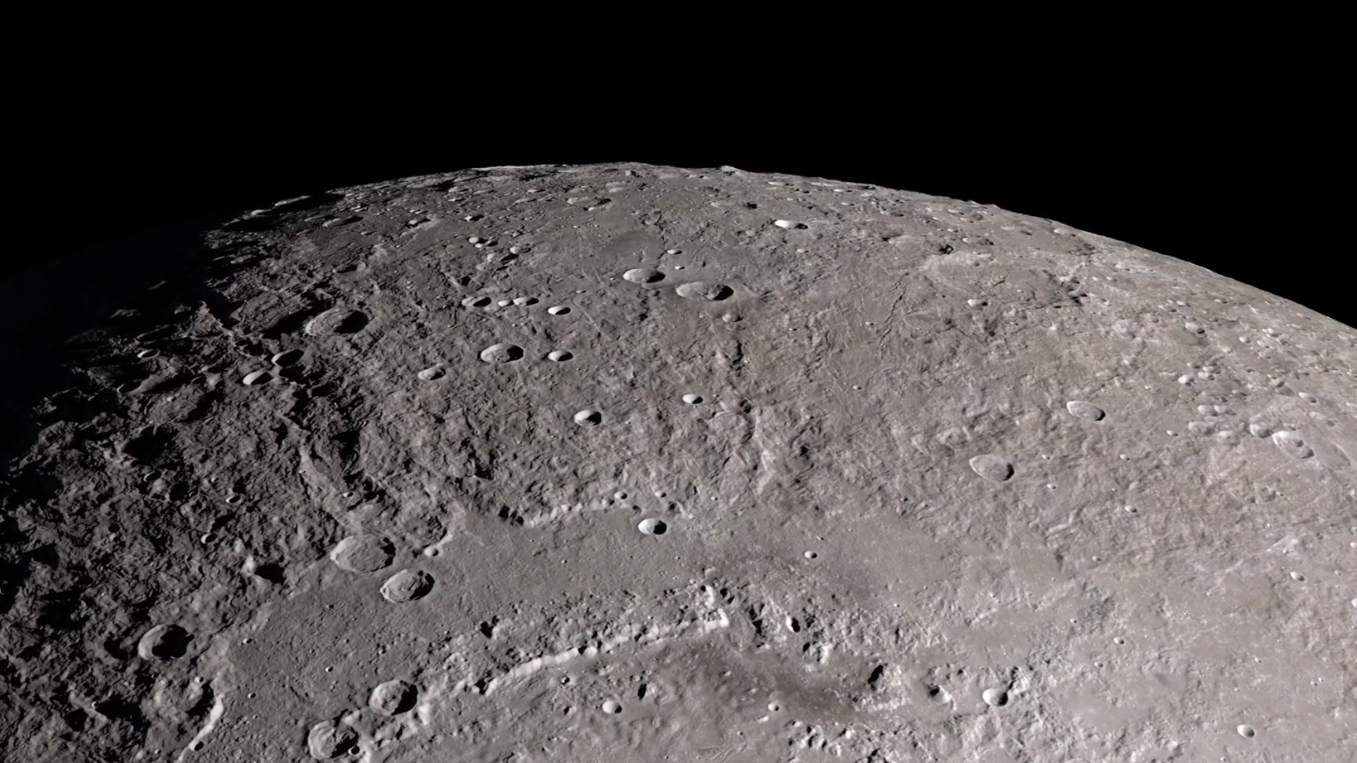 月球正反对比相差巨大:月背千疮百孔,背后有何秘密?