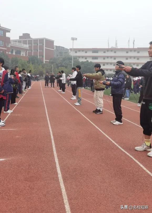 致青春，给梦想！成川外学子，用朝气与活力，尽展激情、健康阳光