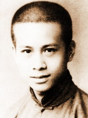 离世31年，李嘉诚却为她坚持扫墓31年，庄月明有何优秀之处？