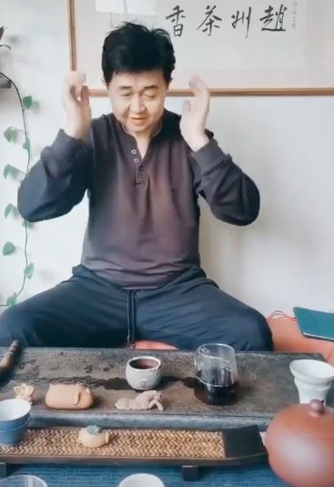付笛生豪宅罕曝光，庭院种满花草装修古色古香，曾传住上亿四合院