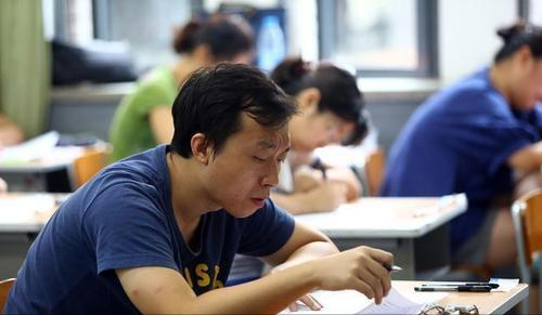 大学内“挂科率”高的4个专业，学霸也招架不住，有你的专业吗