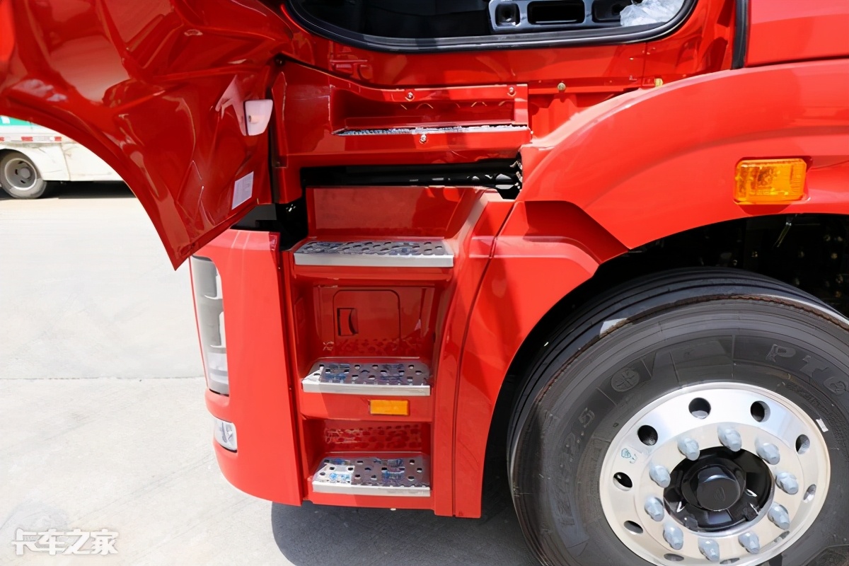 除了550马力自主动力链，汉马H9牵引车还有啥值得骄傲的