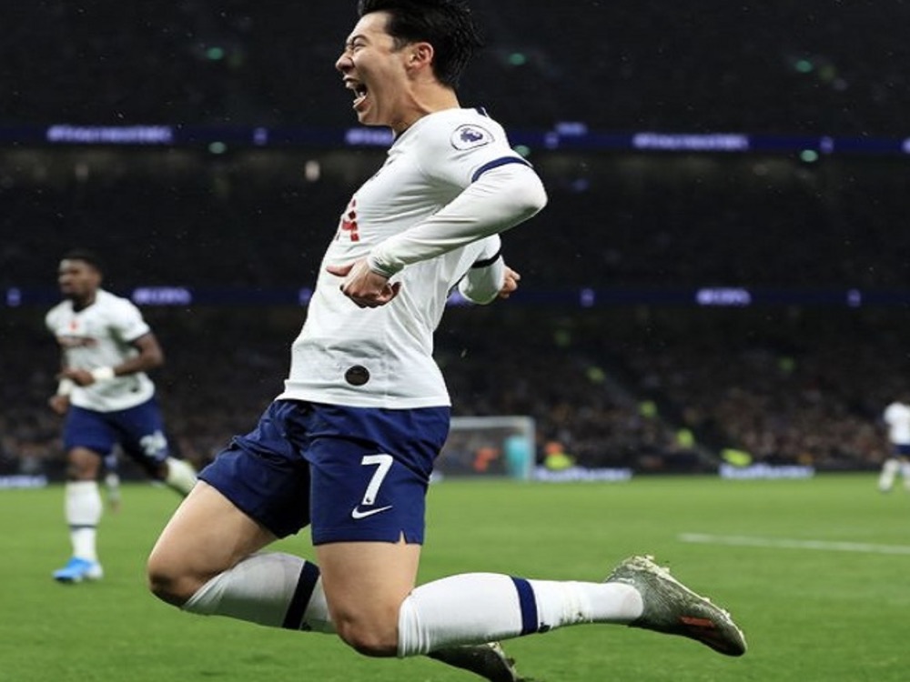 足球鞋鞋帶怎么穿（亞洲一哥孫興慜穿啥鞋？adidas X 19+無(wú)鞋帶設(shè)計(jì)亮翻全場(chǎng)）