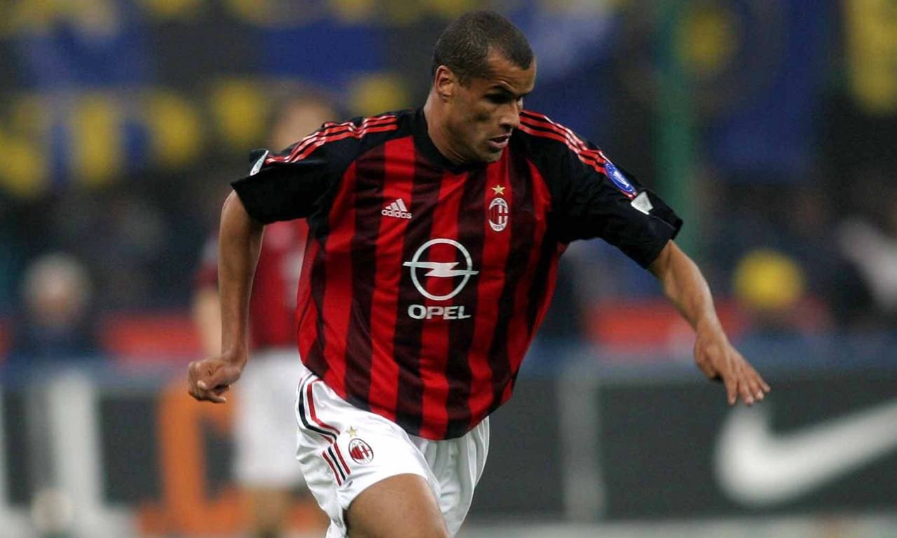 里瓦尔多里瓦尔多来自于巴西,在其职业生涯中曾效力于ac米兰和