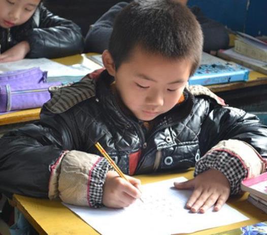 三胎政策进一步开放，三育一体化的实行，不用担心养不起三娃了