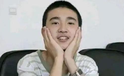 考神王百洋：九省理科状元，两次跳级，高考716分被北大录取