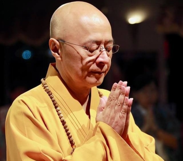 海涛法师35岁剃度出家，曾对妻子说：下辈子还娶你，但还会出家