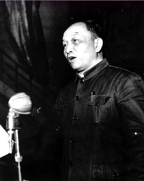 他从北大书记调任兰大校长，在任七年，缔造兰大黄金时代