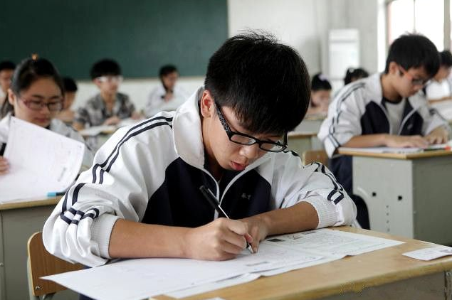 从八省联考的榜首，到高考的倒数榜首，2021年高考江苏发生了什么