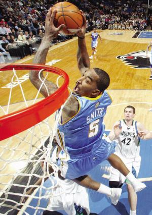 jr為什么打nba首發（JR為什么被罰后還能坐穩首發？泰倫盧一席話繼續力挺給出了答案）