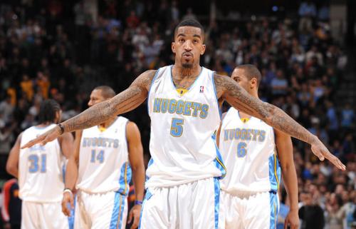 jr為什么打nba首發（JR為什么被罰后還能坐穩首發？泰倫盧一席話繼續力挺給出了答案）