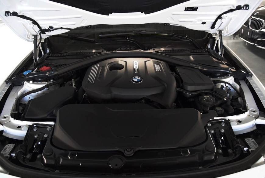 最后一批老Q5 起步价降至30万元 跟宝马320价格相当 买谁划算