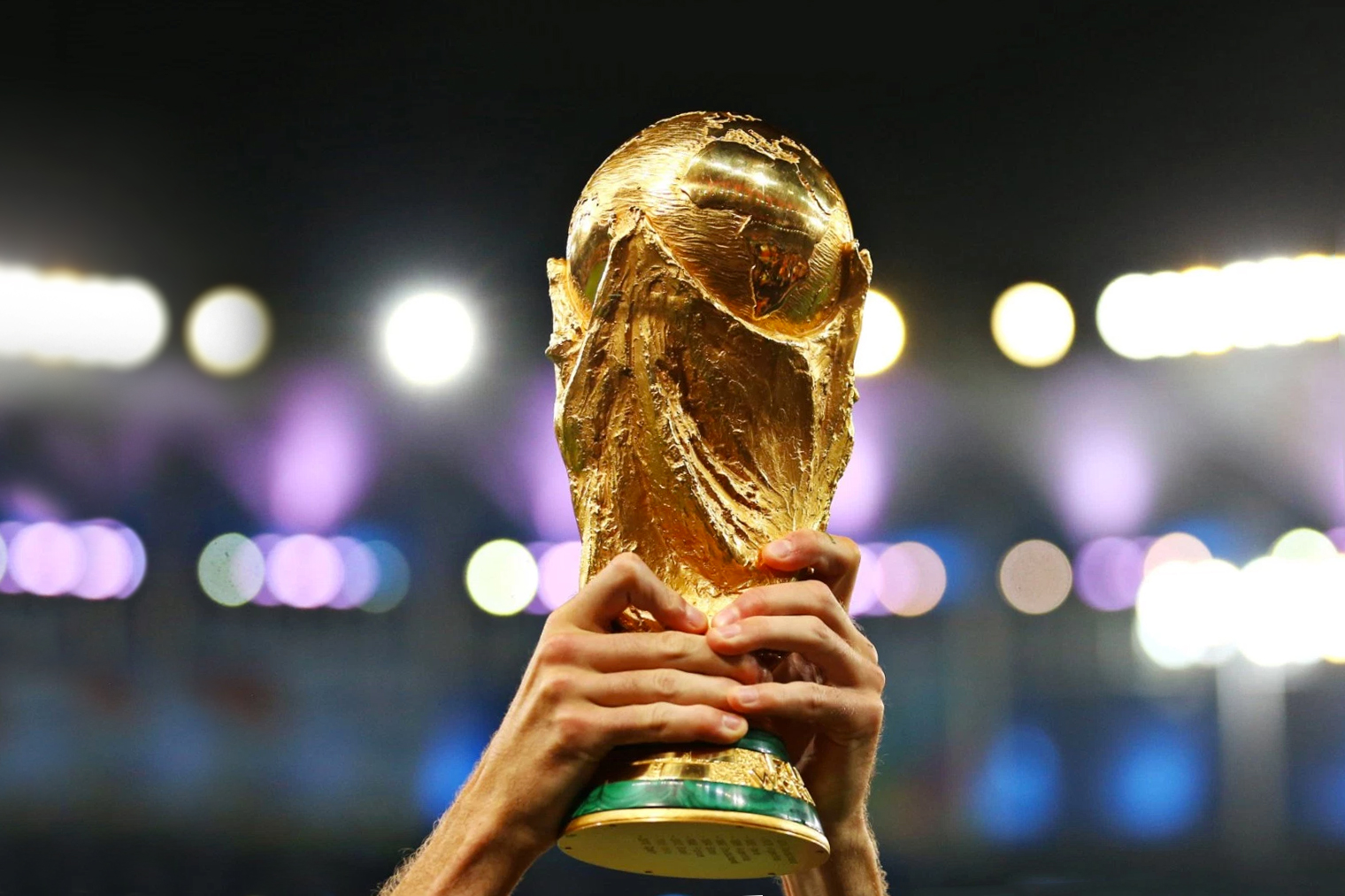 沿用至今的世界杯奖杯的设计寓意是什么（那是足球世界最高荣誉的象征，这两座奖杯走过太多磨难！）