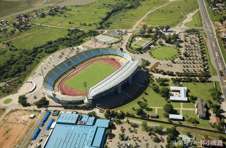 不是南非为了2010世界杯兴建的球场（南非世界杯已过去8年，再回顾那些球场）