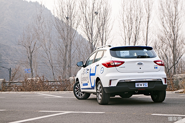 江淮电动车(试驾江淮iev7s,最大功率为116马力,续航能力值得肯定)