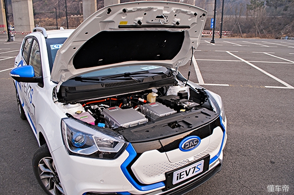 江淮电动车(试驾江淮iev7s,最大功率为116马力,续航能力值得肯定)