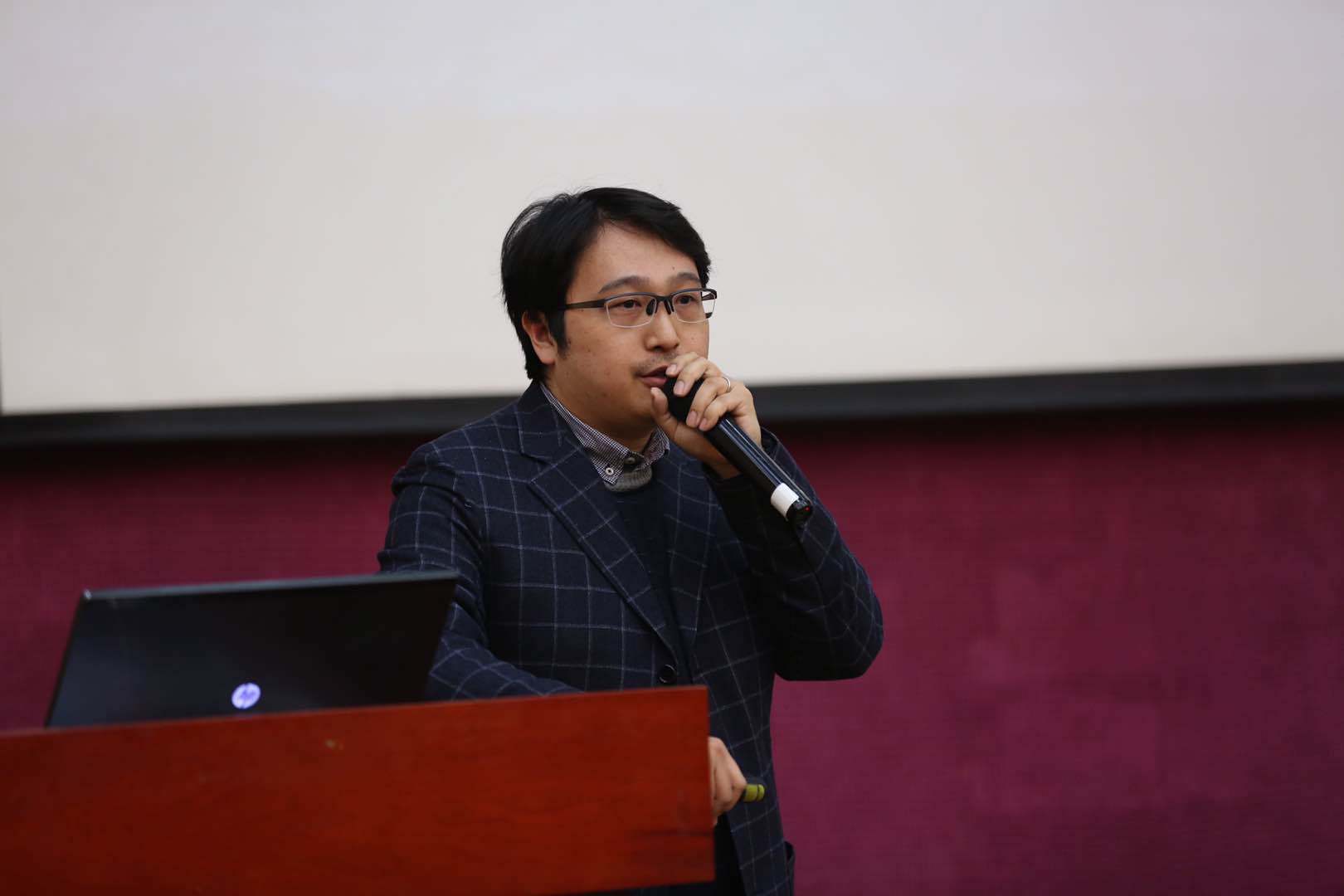 进行中！新东方“‘未’你而来”高校巡讲走进上海交通大学