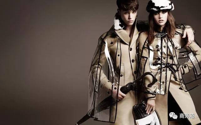 Burberry塑料衣比风衣还贵，Chanel塑料包2万起…大牌塑料也很贵