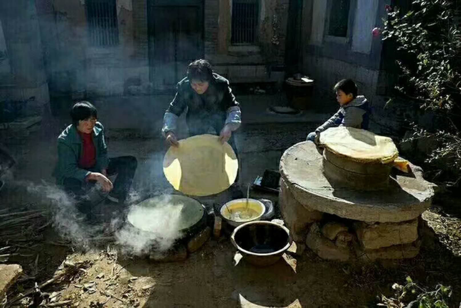 沂蒙山蒙阴青年回乡，开启土话方言模式，乡音不改，乡情长在