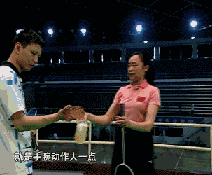 林丹羽毛球教学视频（羽毛球内旋发力技巧！讲解示范（林丹、陶菲克、陶菲克、李蔚玲））