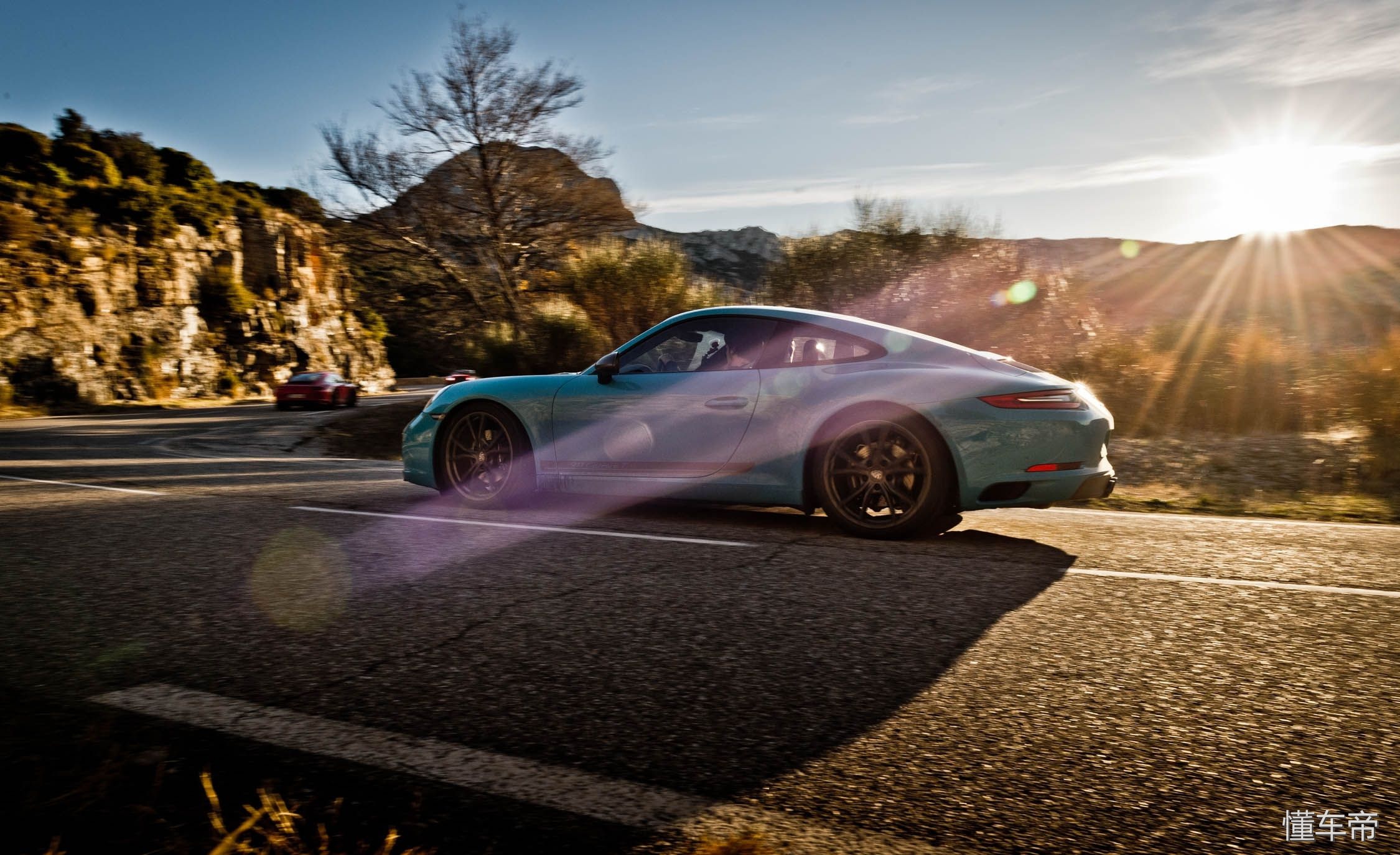 极致惊艳，超跑还得看赛道表现！ 2018款保时捷911 外媒试驾测评