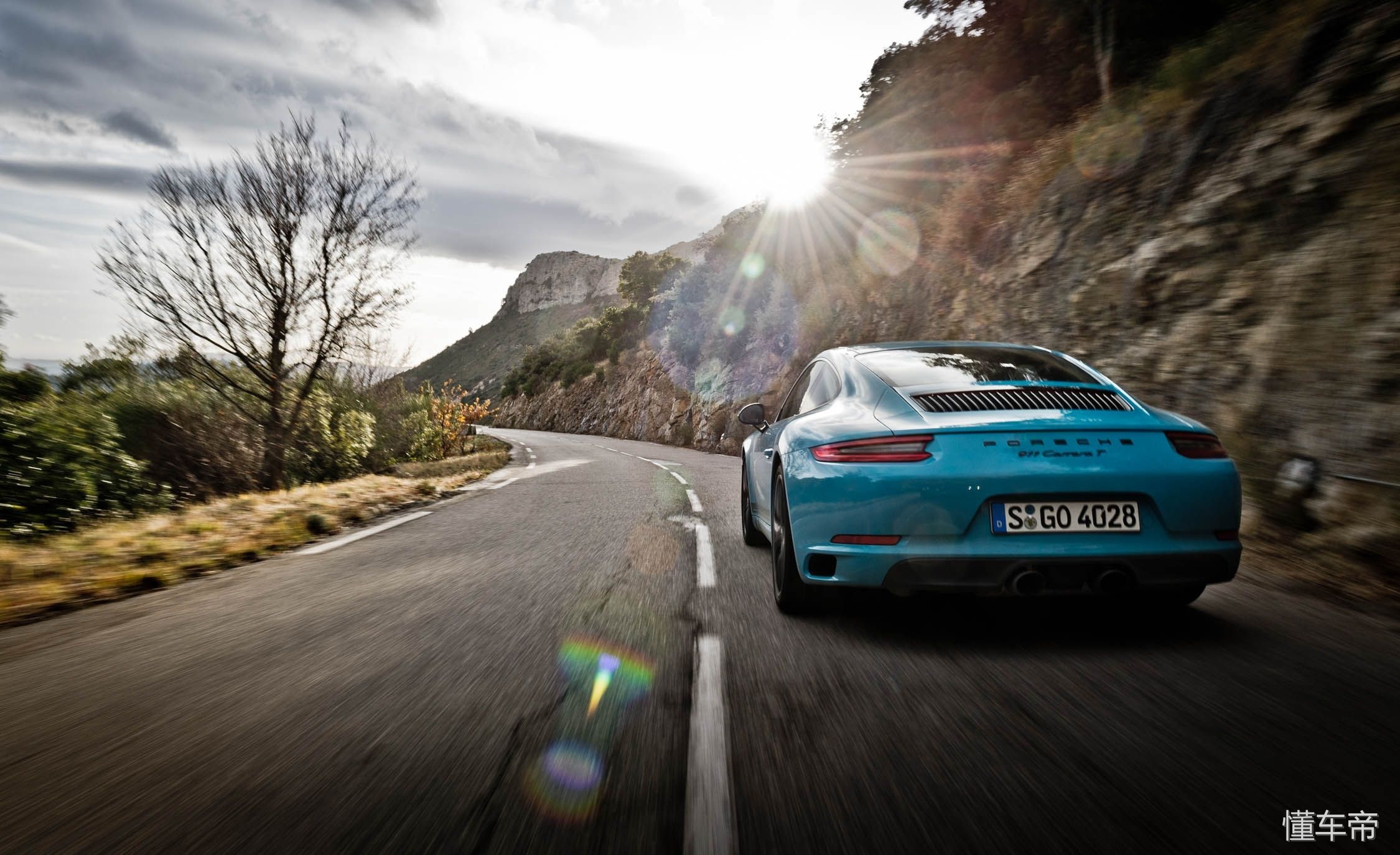 极致惊艳，超跑还得看赛道表现！ 2018款保时捷911 外媒试驾测评