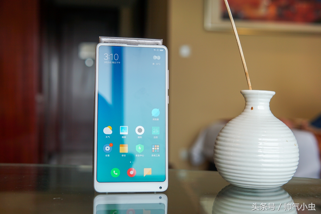 雷军的骄傲：全场PK iPhone X，却不提秒杀碾压，3299元值得买吗