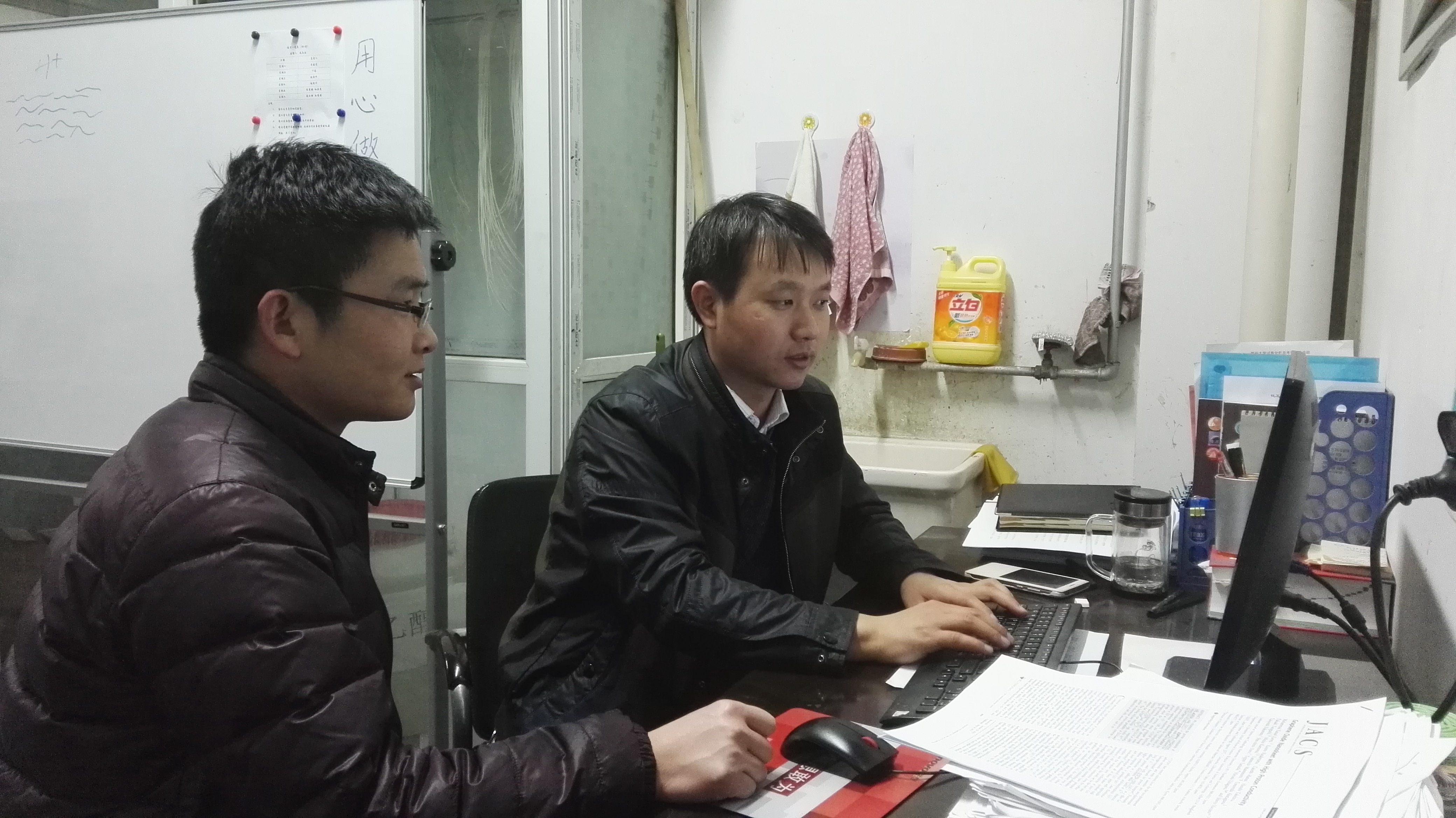 上百次的实验是个什么概念？来看看郑大80后年轻教授背后的故事！