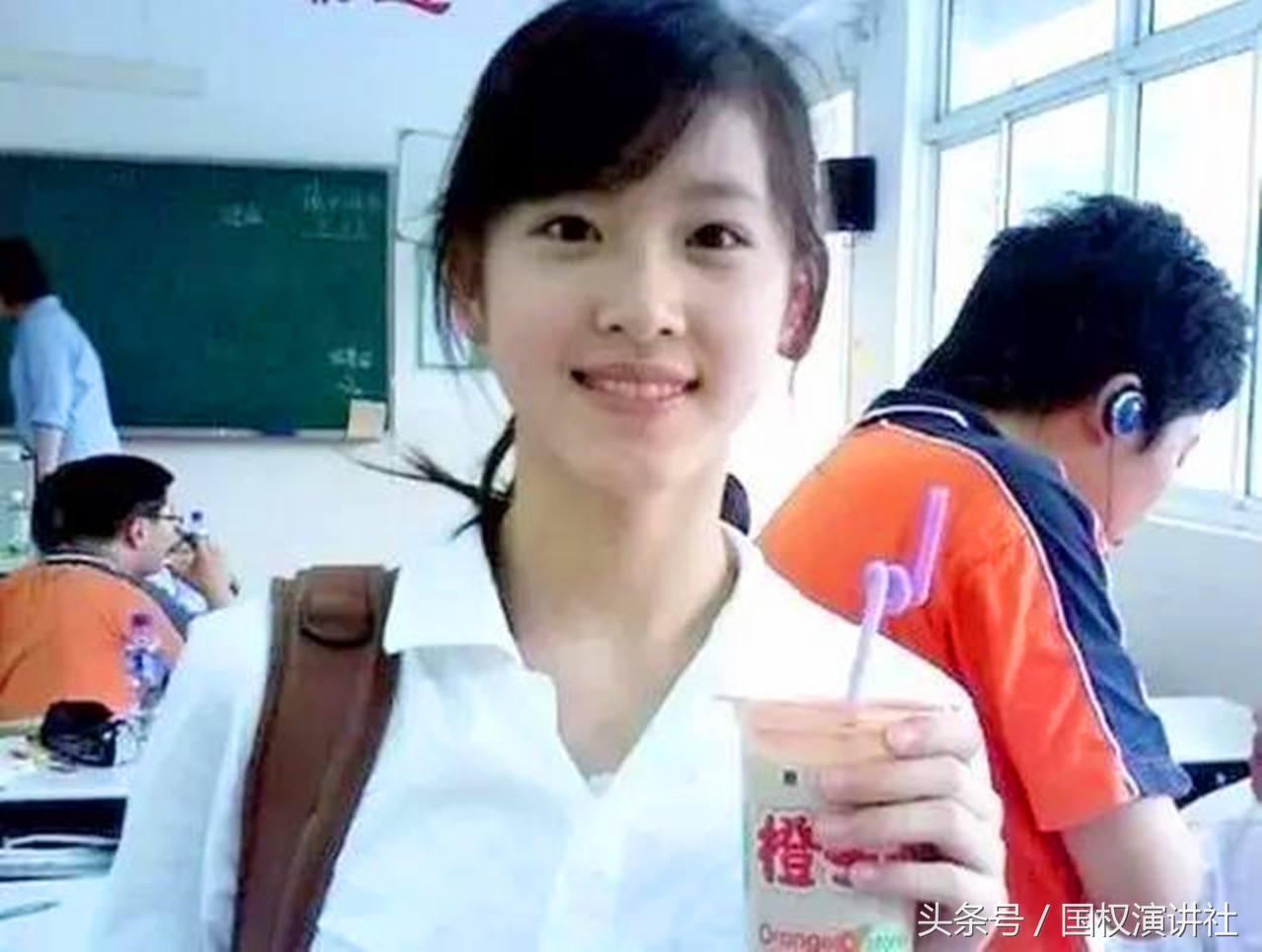 奶茶妹妹2011高考保送清华，父亲提供的机会和教育成就了豪门贵子