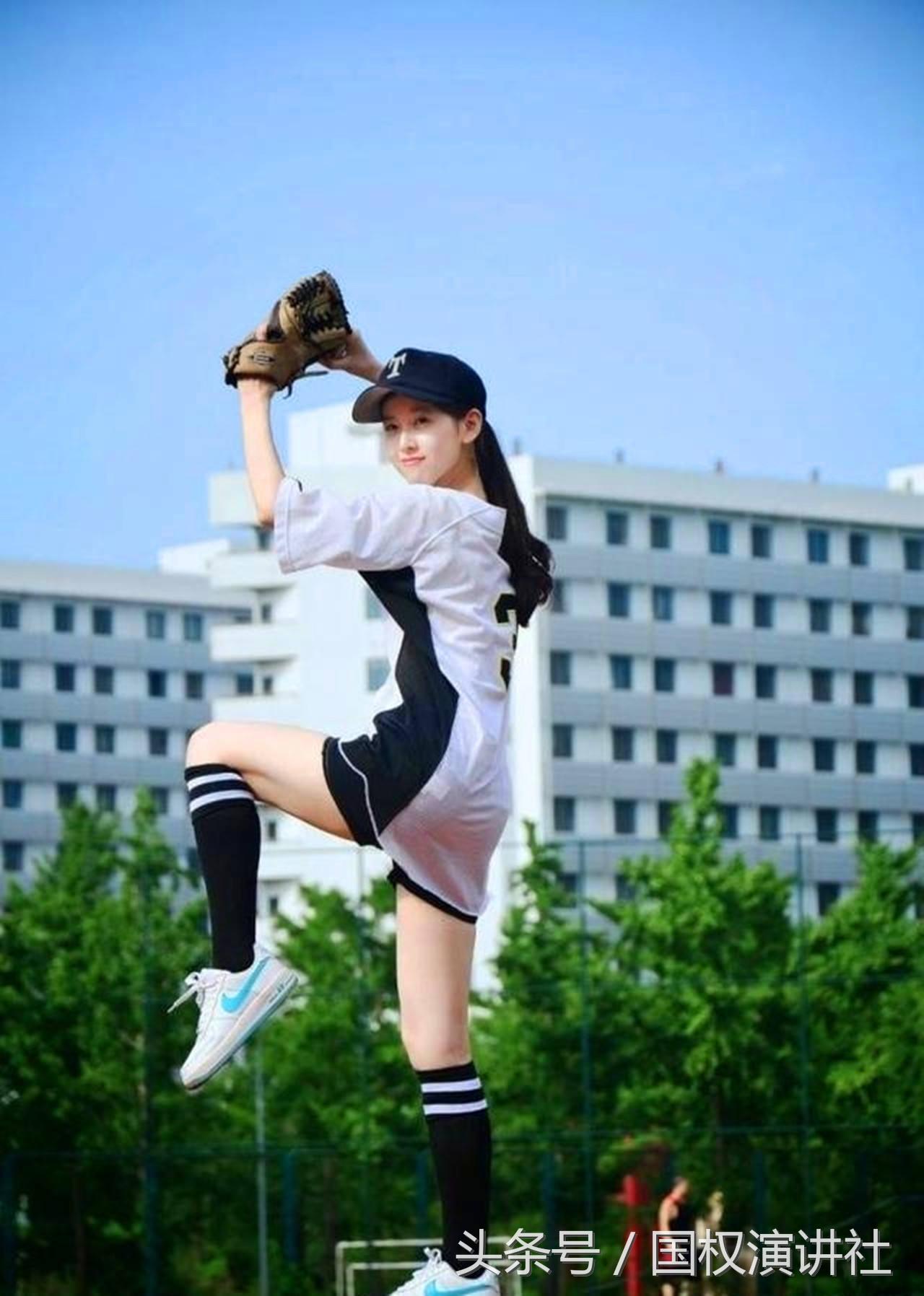 奶茶妹妹2011高考保送清华，父亲提供的机会和教育成就了豪门贵子