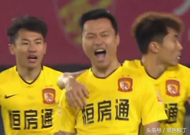 巴西世界杯郜林（國腳射手一回俱樂部就爆發！郜林進球后霸氣怒吼，為中場被換雪恥）