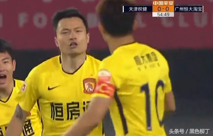 巴西世界杯郜林（國腳射手一回俱樂部就爆發！郜林進球后霸氣怒吼，為中場被換雪恥）