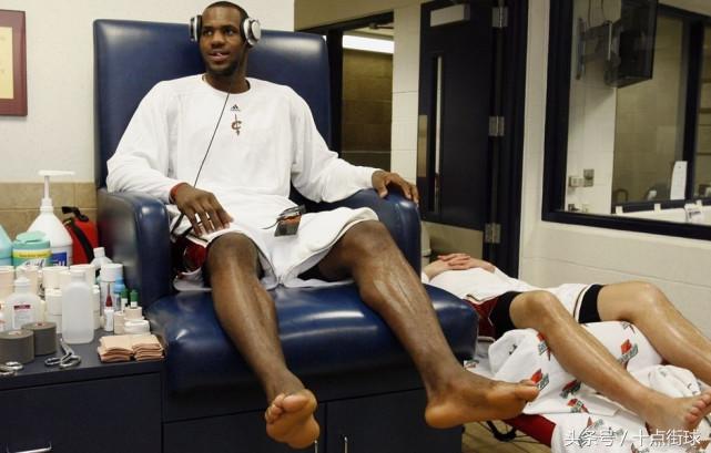 nba球鞋鞋垫都有哪些黑科技（詹姆斯：球鞋可以送，鞋垫绝不行，这可是价值百万的黑科技！）