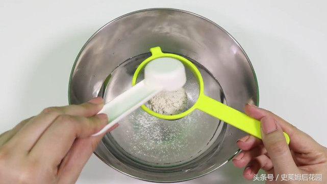 教你用瓜尔胶粉制作假水泥，Q弹光滑还不粘手，看完秒懂！