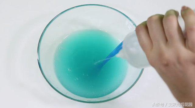 教你用瓜尔胶粉制作假水泥，Q弹光滑还不粘手，看完秒懂！