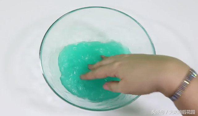 教你用瓜尔胶粉制作假水泥，Q弹光滑还不粘手，看完秒懂！