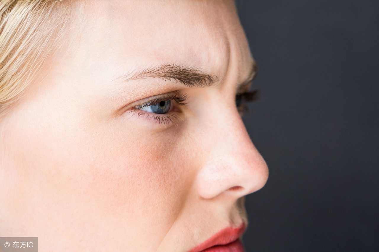 爱皱眉被准婆婆嫌面相不旺夫  女子求医祛除"川字纹"