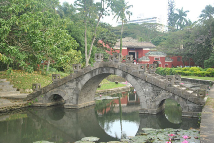 走进海口五公祠