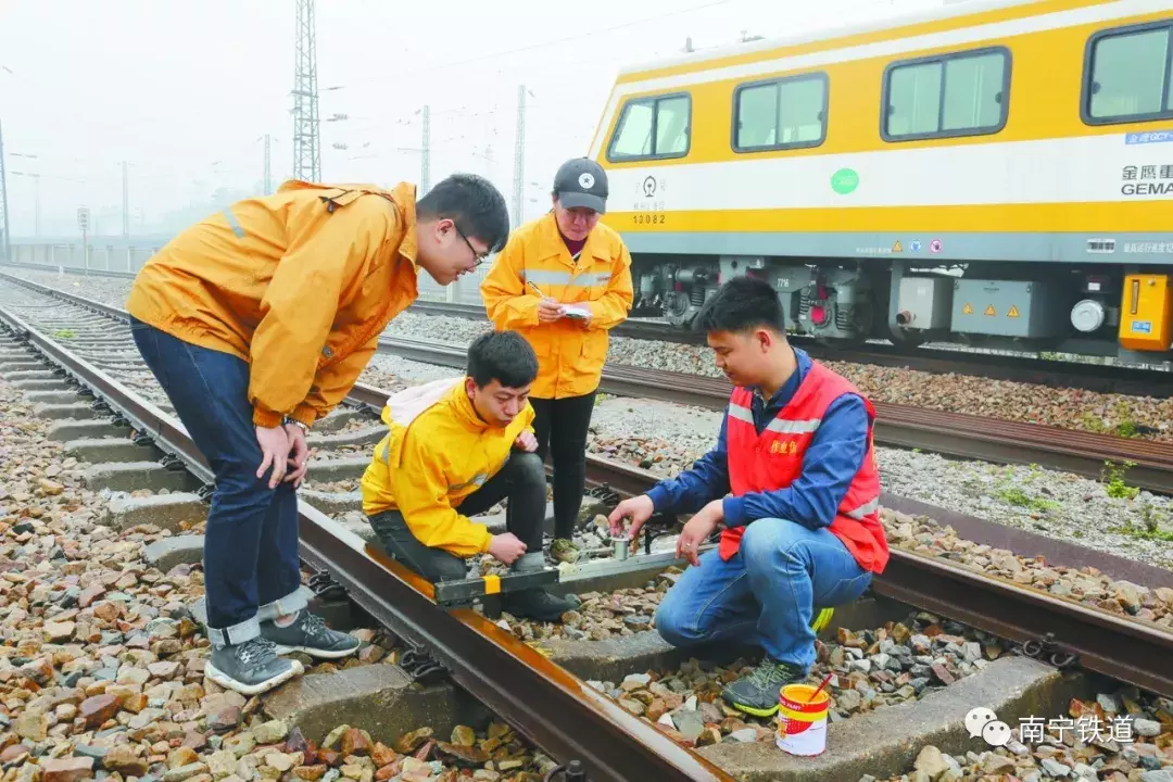 终于搞懂了！铁路钢轨上的神秘摩尔斯密码作用竟然那么大