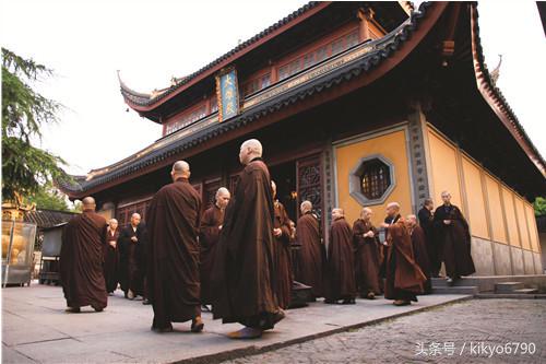 灵岩山寺是苏州最出名的山之一，20年来坚持只收1块钱门票