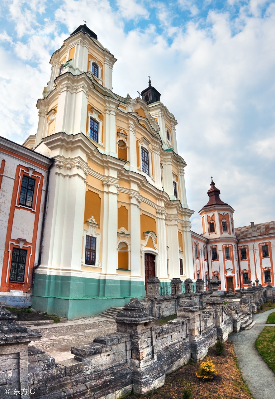 想去乌克兰留学，费用、院校、条件都要有所了解