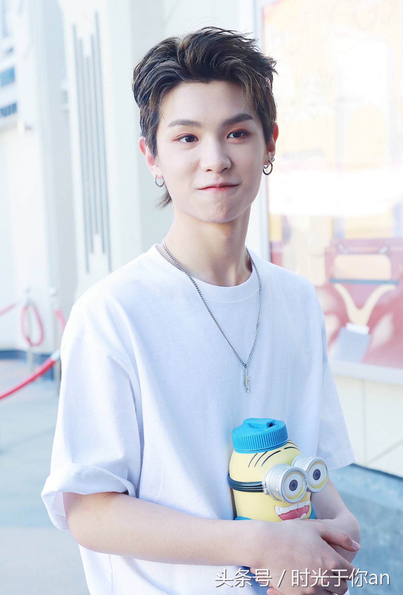 黄明昊的应援色和口号