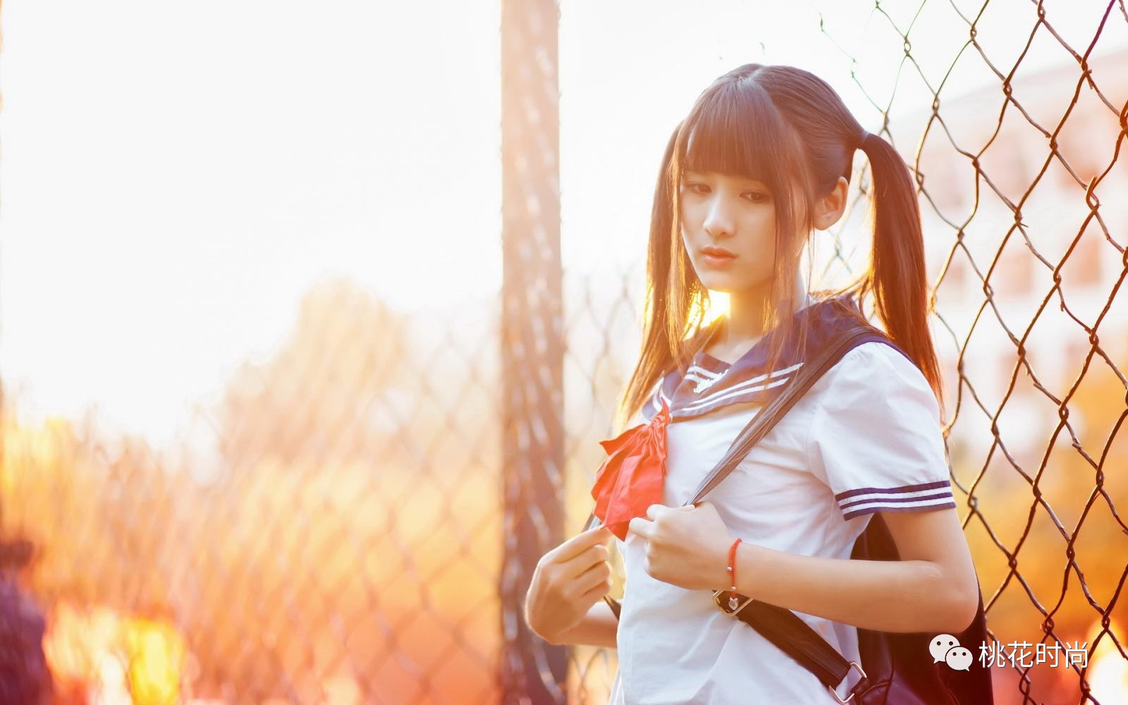 女大学生应该穿什么样的丝袜？