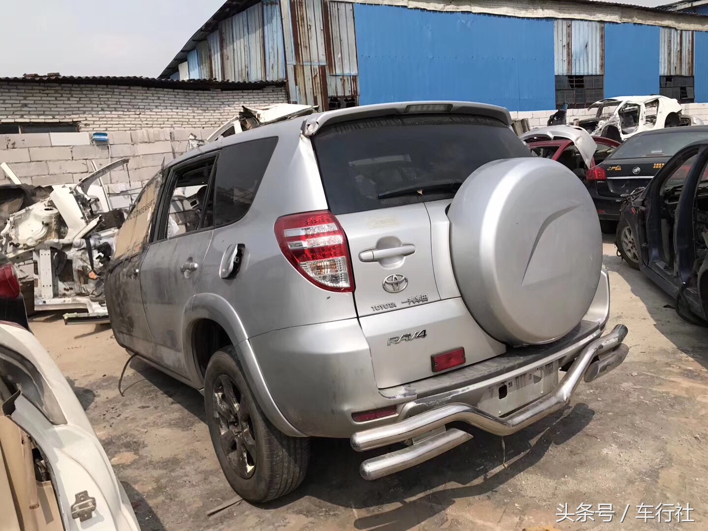 汽配人的一天（37）：RAV4火烧车，报废回收拆解。