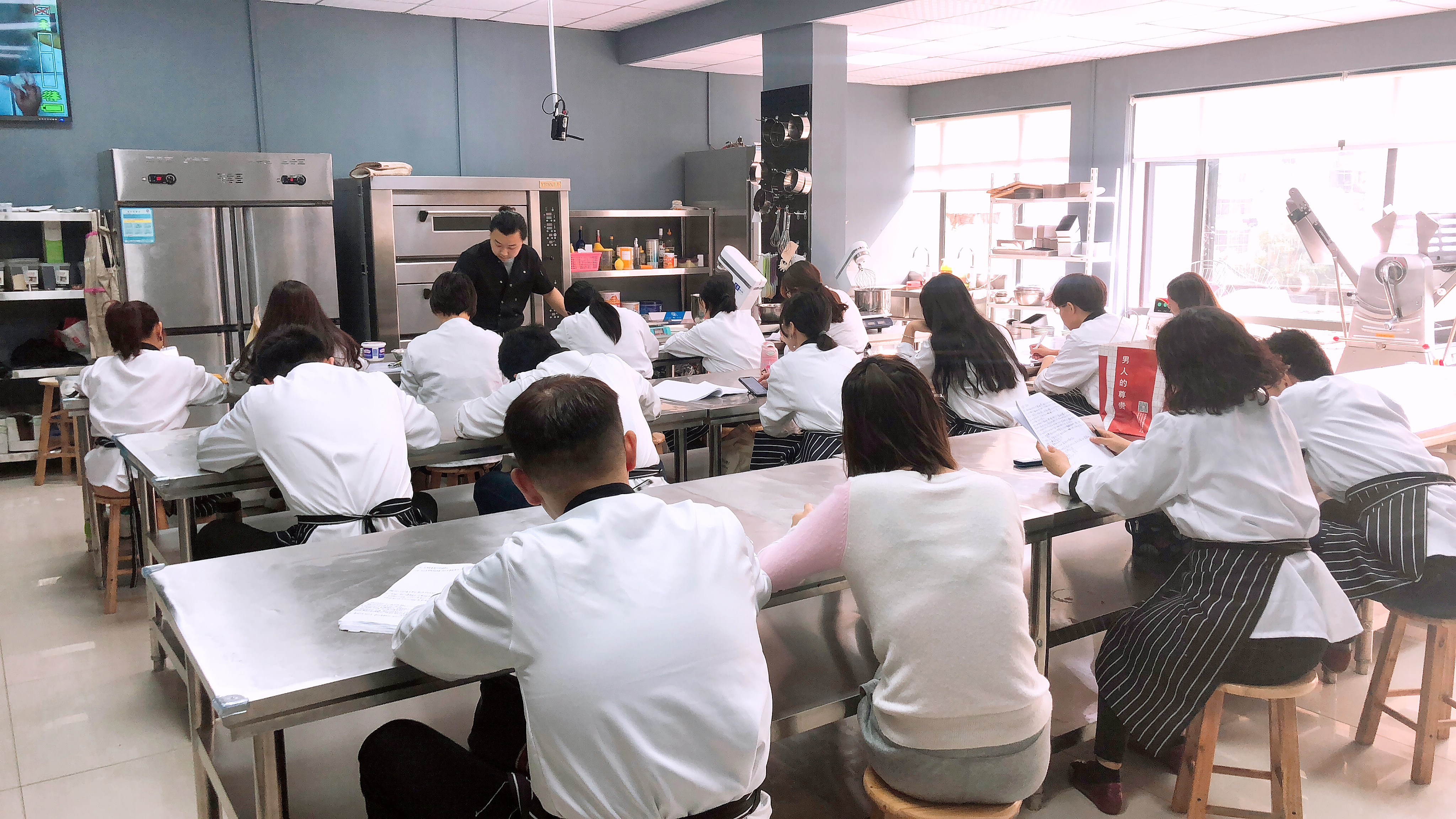 南昌西点培训的南昌西点学校选择江西艾瑞斯