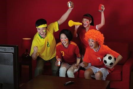 2018年世界杯60帧（世界杯开锣，120hz动态插帧呈现球员每一个精彩瞬间）